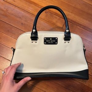 White & black Kate spade hand bag